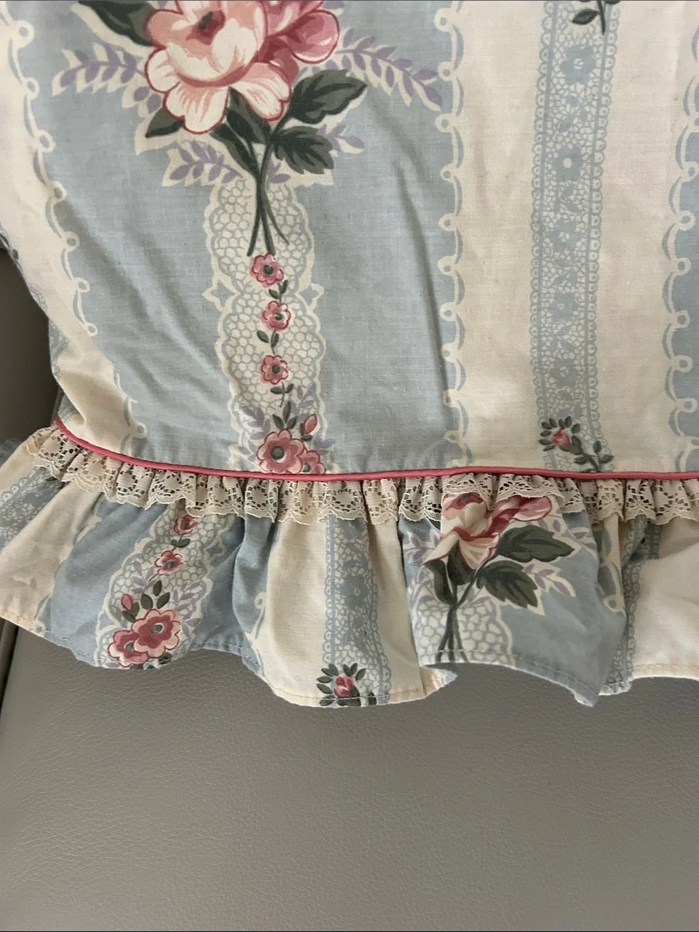 Vntg King Top Sheet Roses with Lace and Ruffles